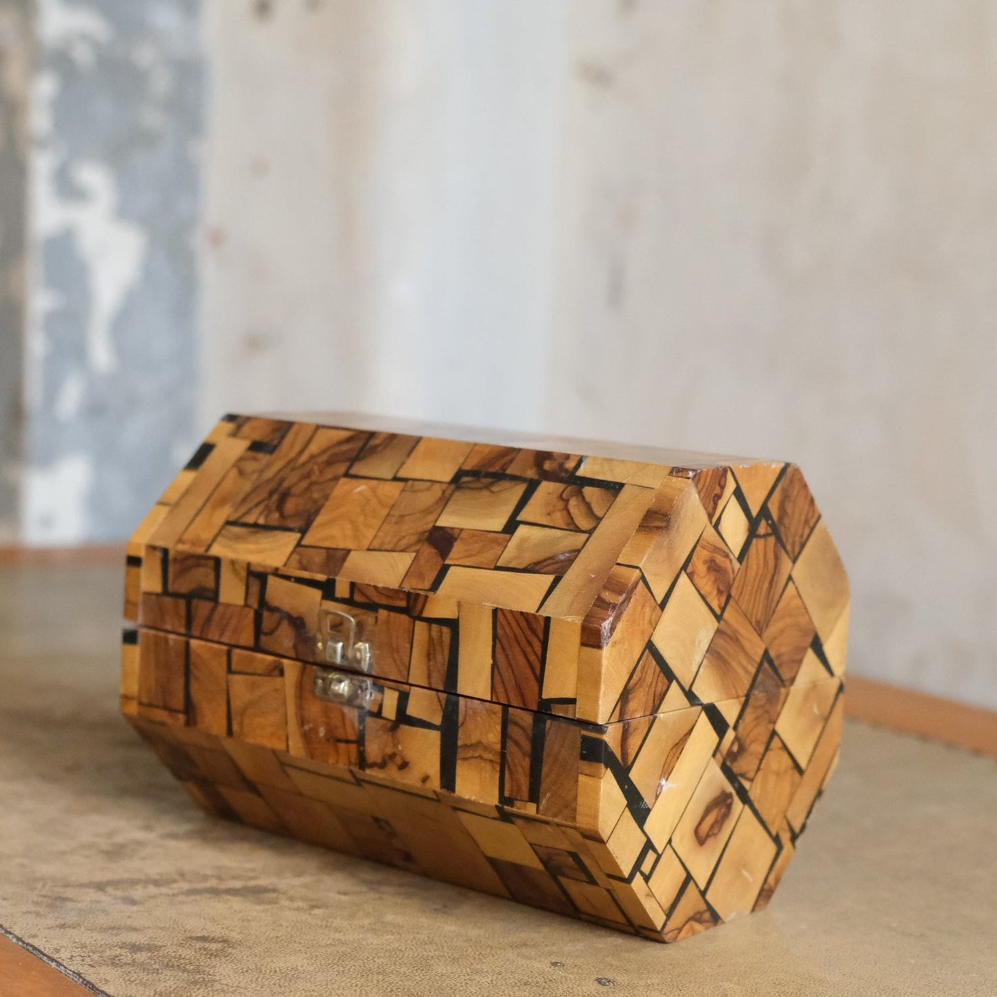 Specimen woodblock octagonal jewellery box